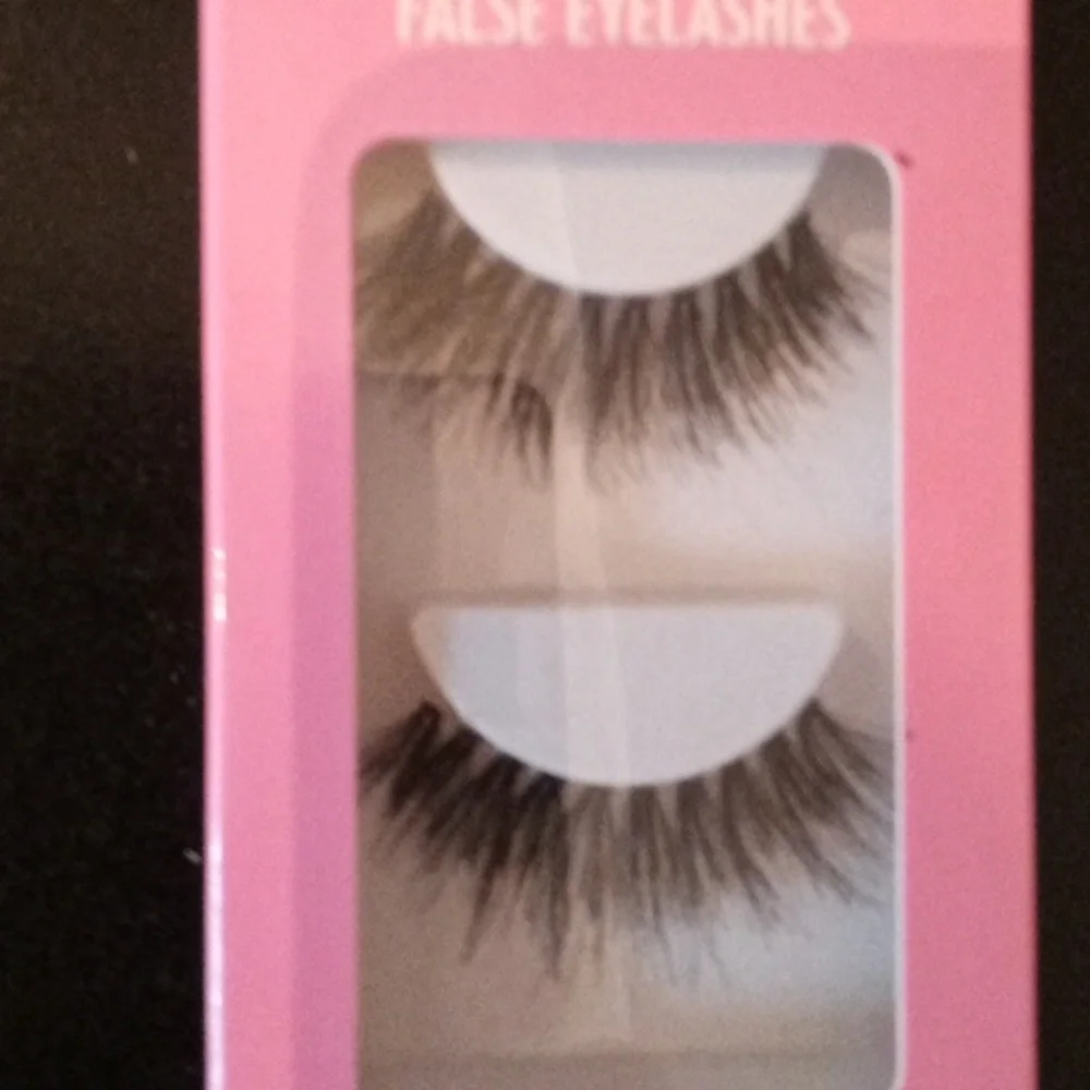 🎁FREE GIFT🎁NIB New In Box False Eyelashes Dramatilash - Picture 5 of 7